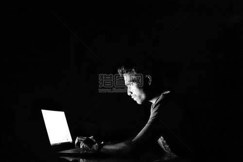 網上被黑出款提示端口維護系統更新暫停提款提現教你怎么辦(圖)